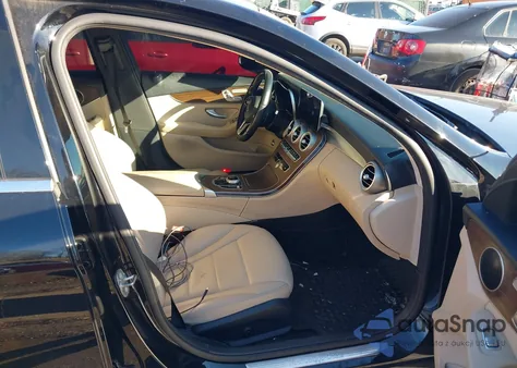 2020 Mercedes-Benz C 300 4Matic z USA, uszkodzony, nr VIN WDDWF8EB3LR551448